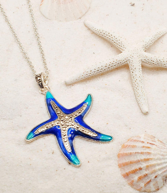 Collar largo decorado con estrella de mar esmaltado en color azul royal y turquesa